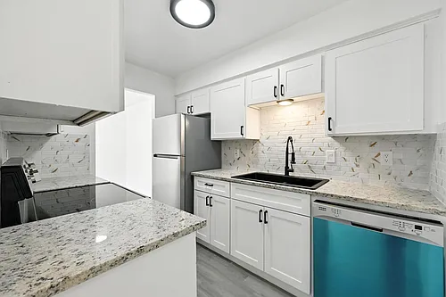 South Crest Apartments: All Bills Paid -Dazzling Dallas Apartments in Quiet Area! Photo 1