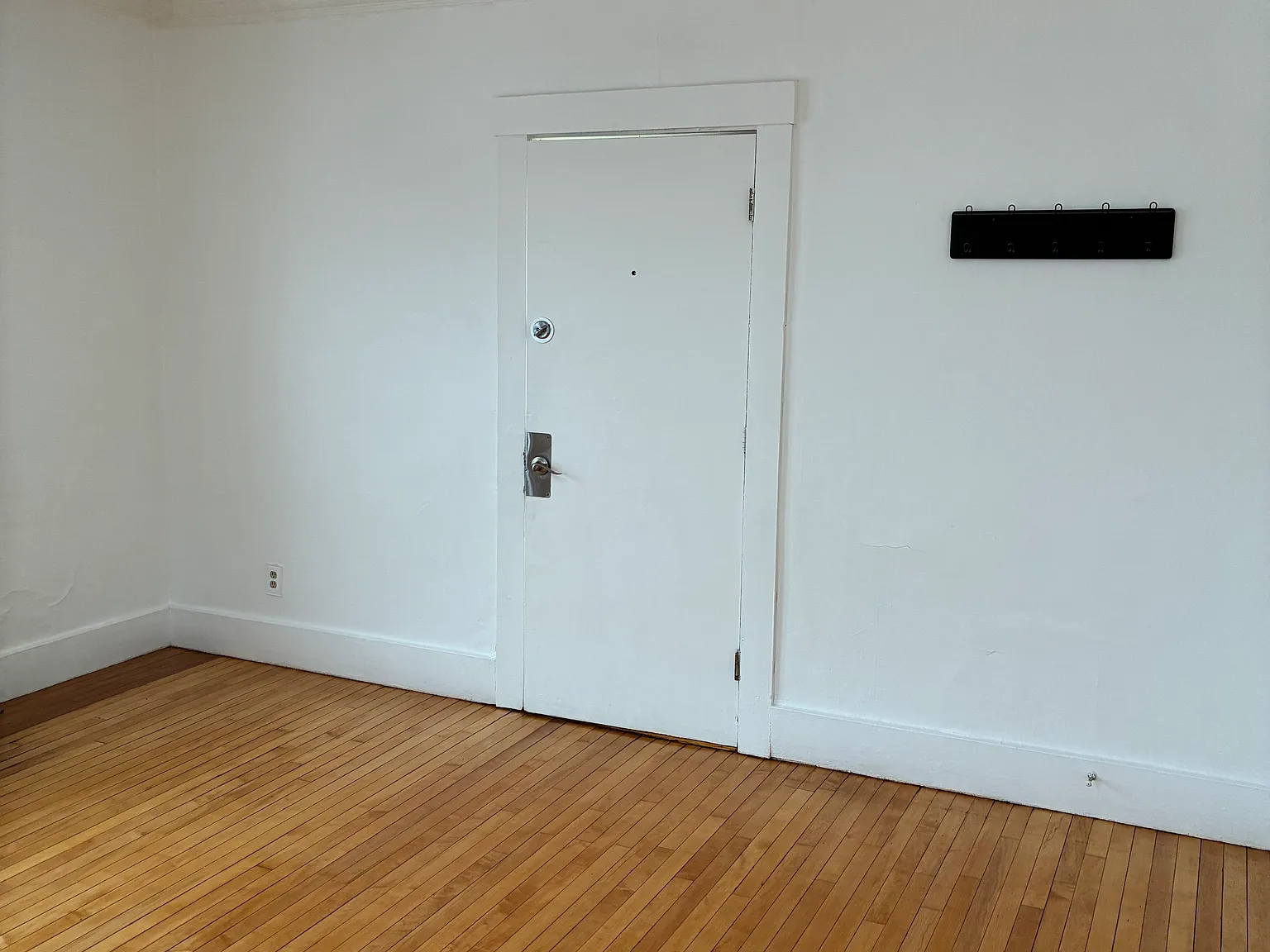 170 Pine St — Photo 3