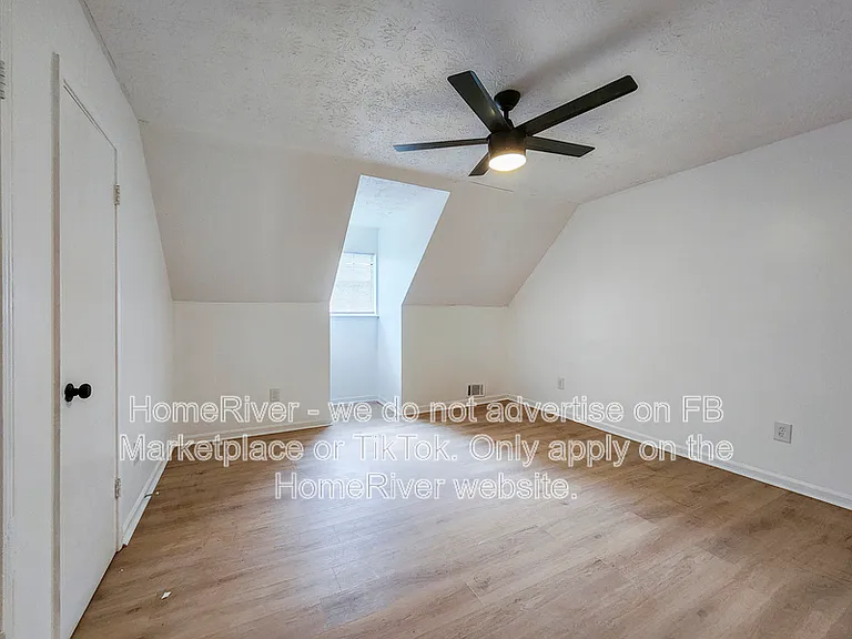 5482 Martins Crossing Rd — Photo 11