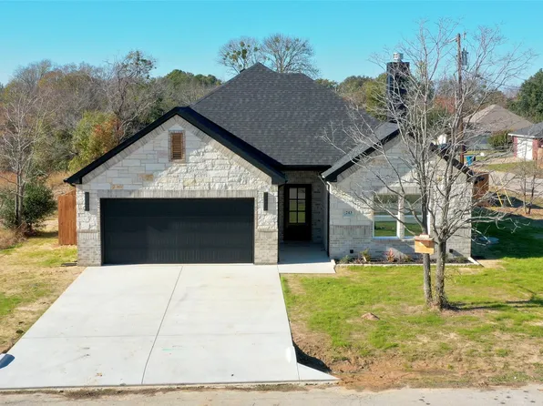 243 Port Dr, Mabank, TX 75156