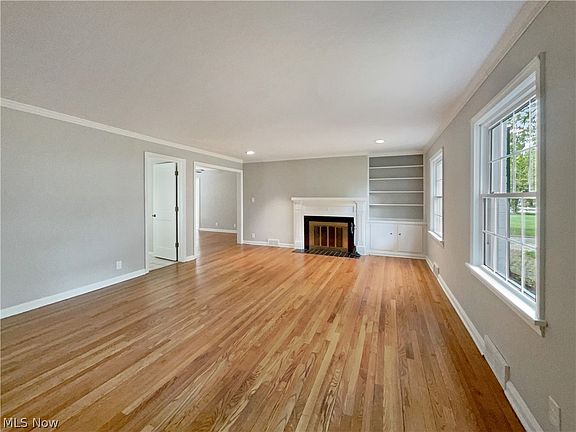 4th image of 433 Woodland Ave