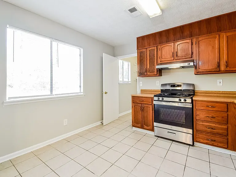 2464 Hewatt Rd — Photo 8
