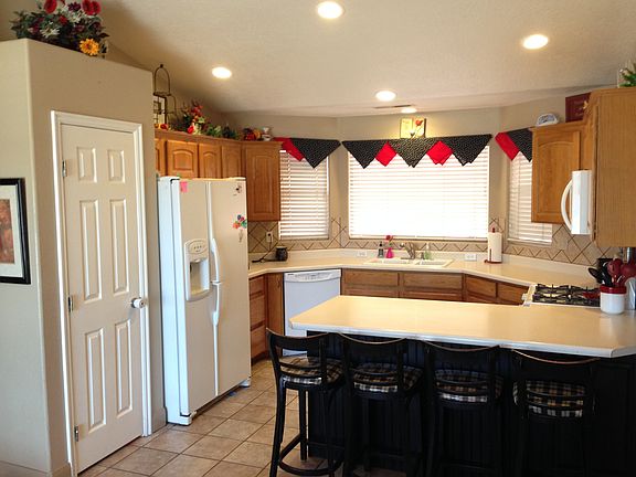 2nd image of 441 E 165 South Cir