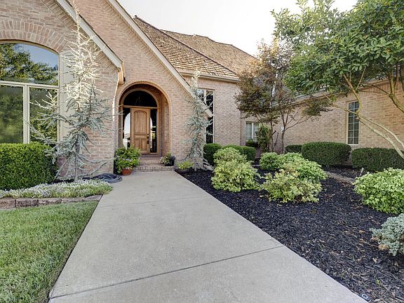2nd image of 3947 E Glen Abbey Dr