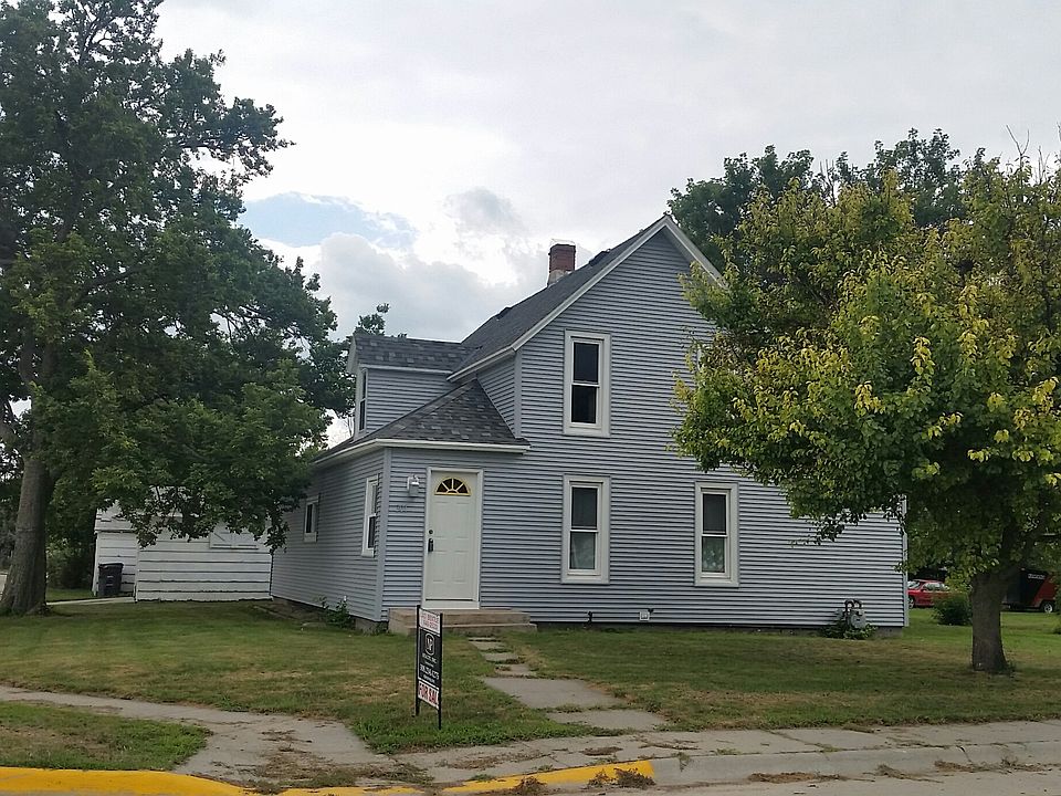 1st image of 301 1st St