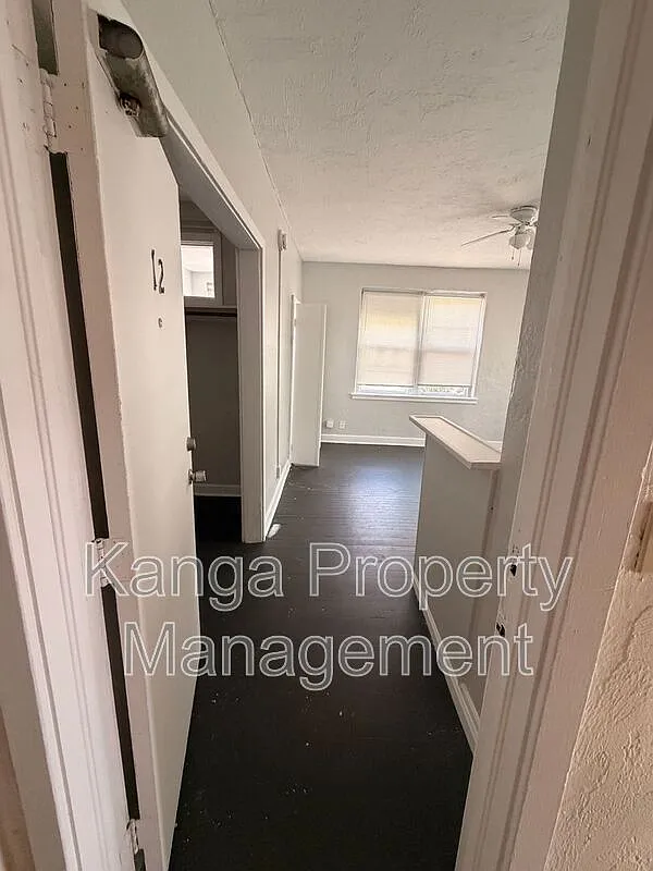 Building Photo - 523 24th St #12
