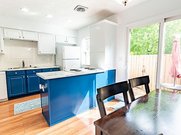 4th image of 660 Mawyer Dr #152