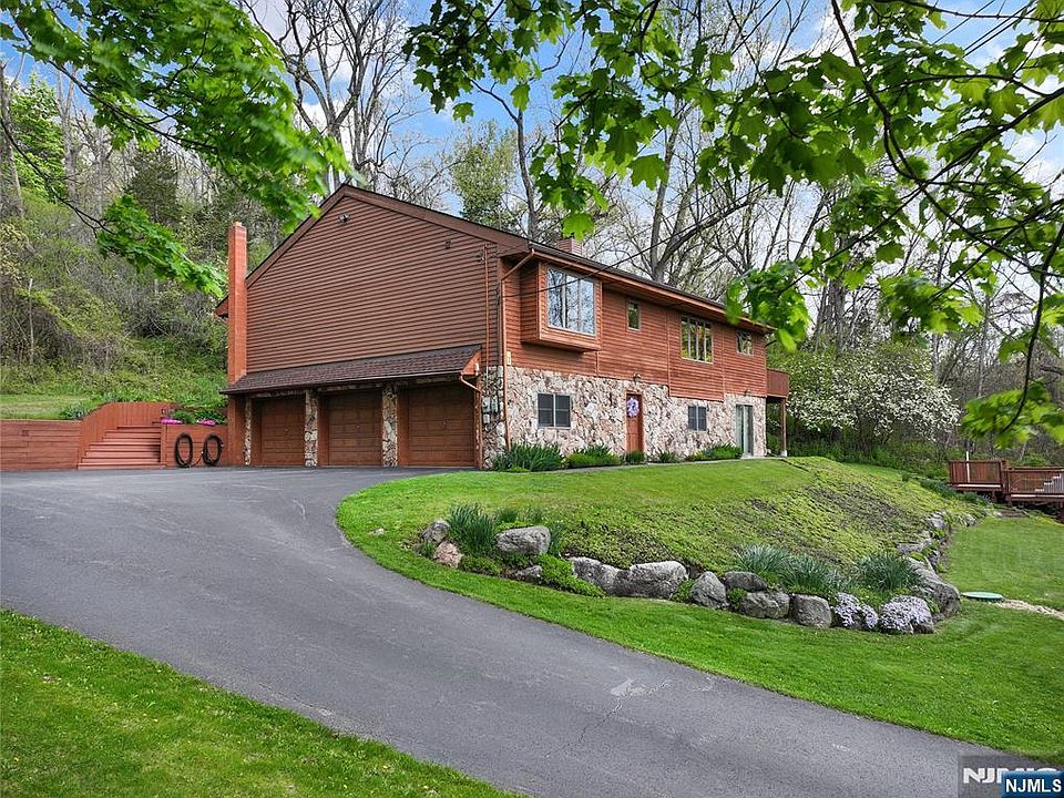 1st image of 7 Sheba Drive