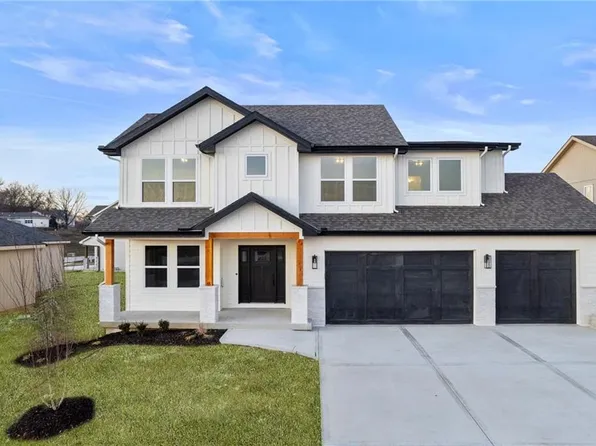 502 6th St, Smithville, MO 64089