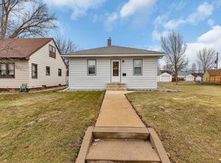 124 Riverside Dr NE, Saint Cloud, MN 56304