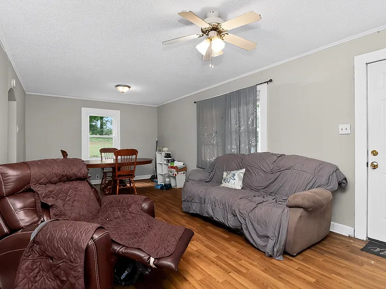340 Clay St — Photo 29
