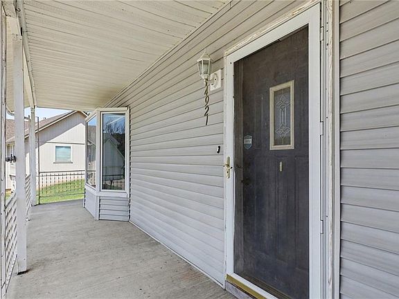 4th image of 14921 Pine View Dr