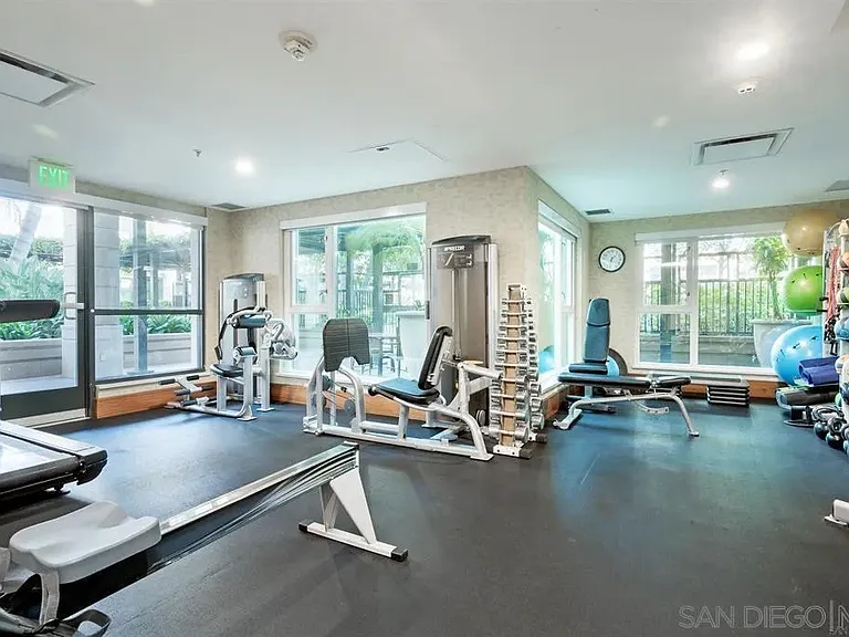 1205 Pacific Hwy #2904 — Photo 22
