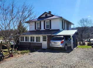 15 Fisher St, Commodore, PA 15729