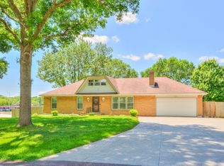 6150 NE Village Ln, Kansas City, MO 64118