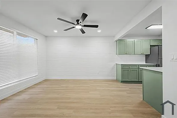 3 bed, 1055 sqft, $1,875 — Photo 3