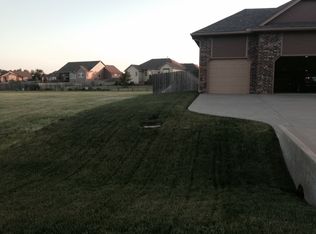 1617 E Fallbrook St, Valley Center, KS 67147