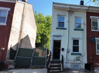 34 Grant Ave, Trenton, NJ 08609