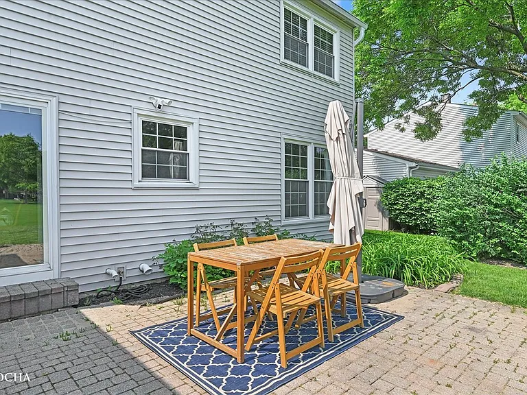 1012 Bainbridge Dr — Photo 38