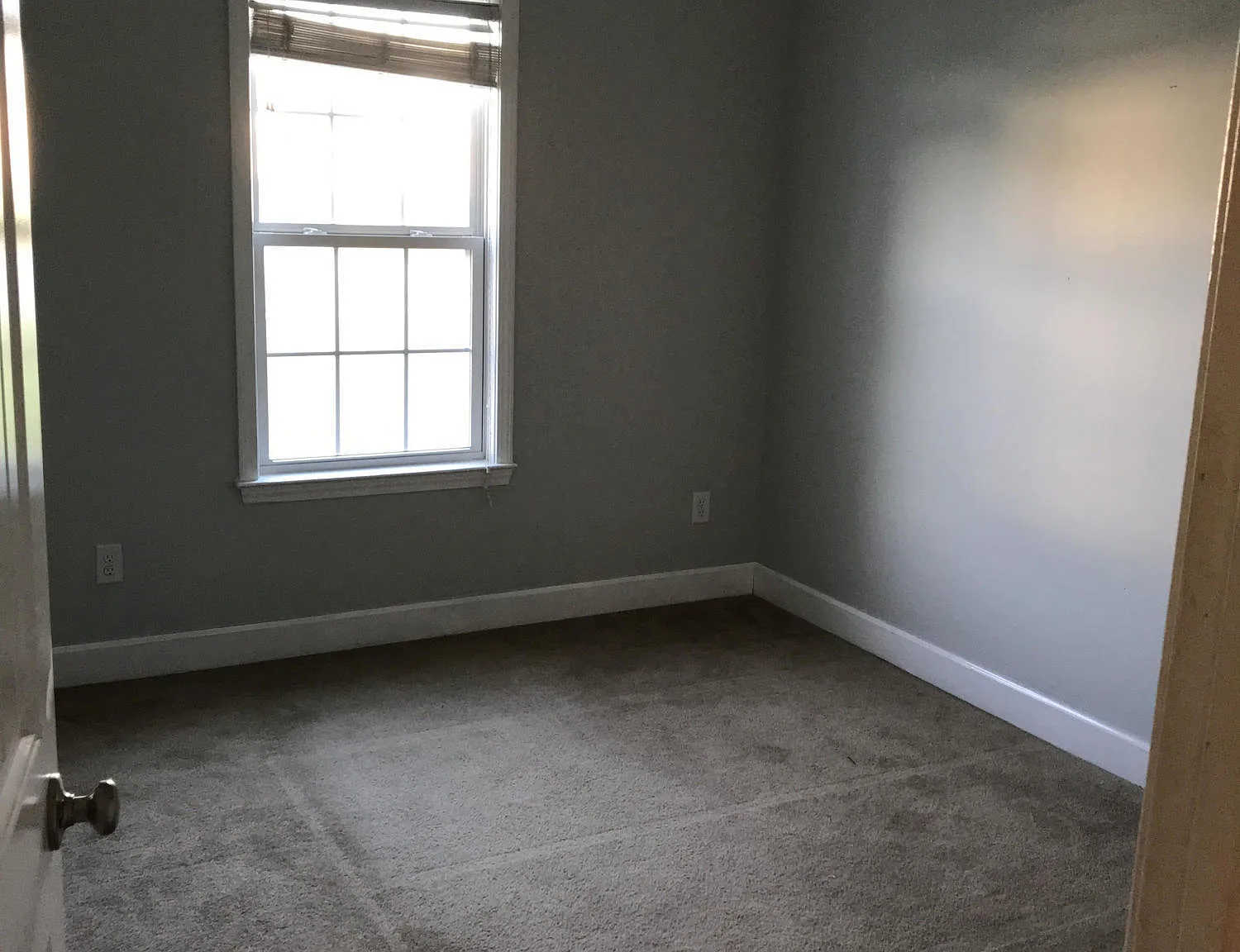 4 bed, 3.0 bath, 2370 sqft, $2,300 — Photo 4