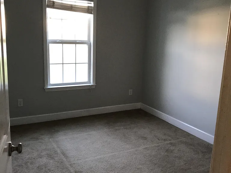 404 Amaryllis Ln — Photo 4