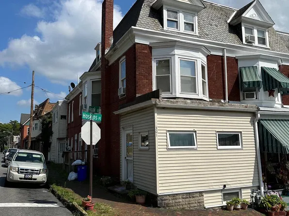 301 Hoskins Pl, Reading, PA 19602