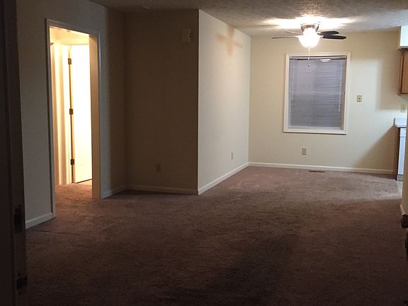 3rd image of 366 Meadow Dr