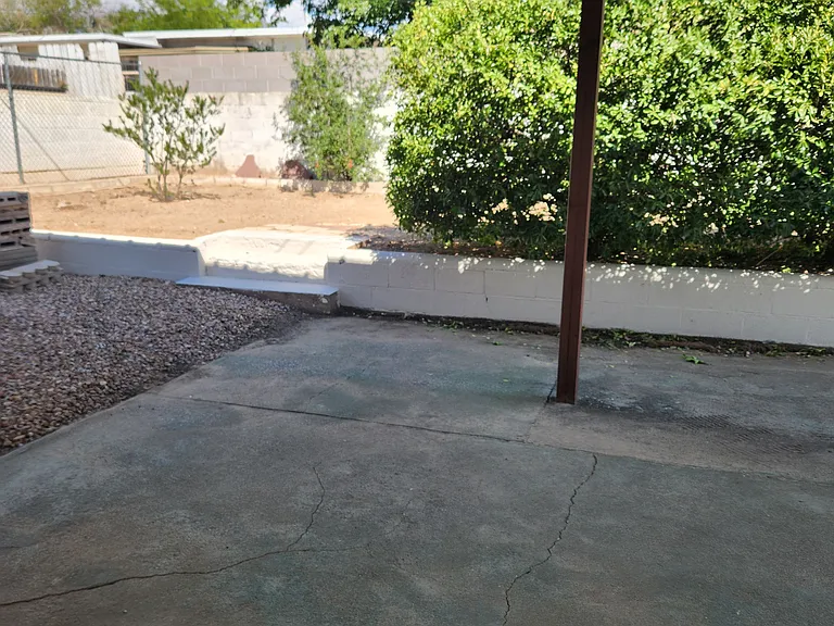 1308 Stanford Dr NE — Photo 19