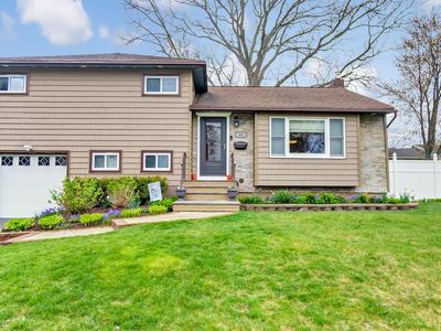 66 Poet Street, North Babylon, NY, 11703