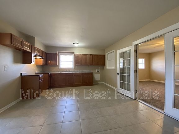 3rd image of 4588 Windward Dr S