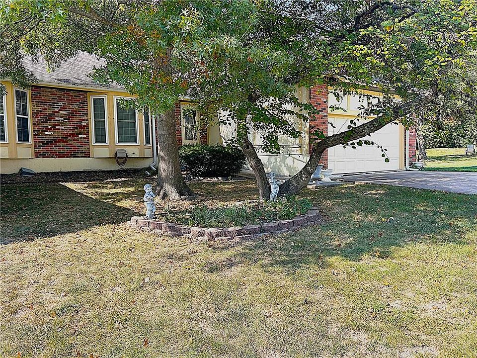 1st image of 501 E 120th St