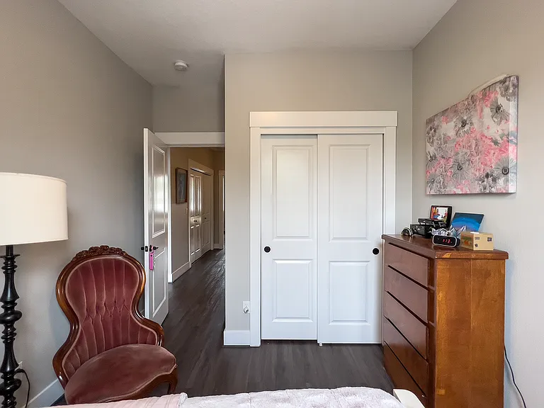 6426 N Maryland Ave — Photo 22