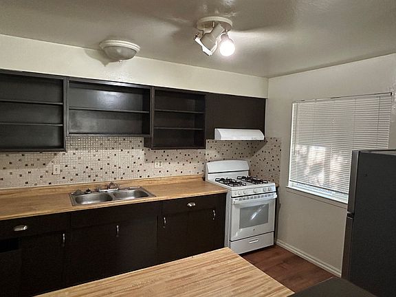 2nd image of 1512 Pomona Ave APT 1