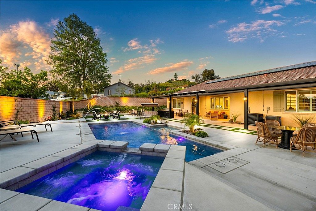 she®️®️y E5B732D4-606B-49BD-94E6-