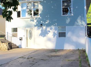 1221 Lincoln Blvd, Muscatine, IA 52761