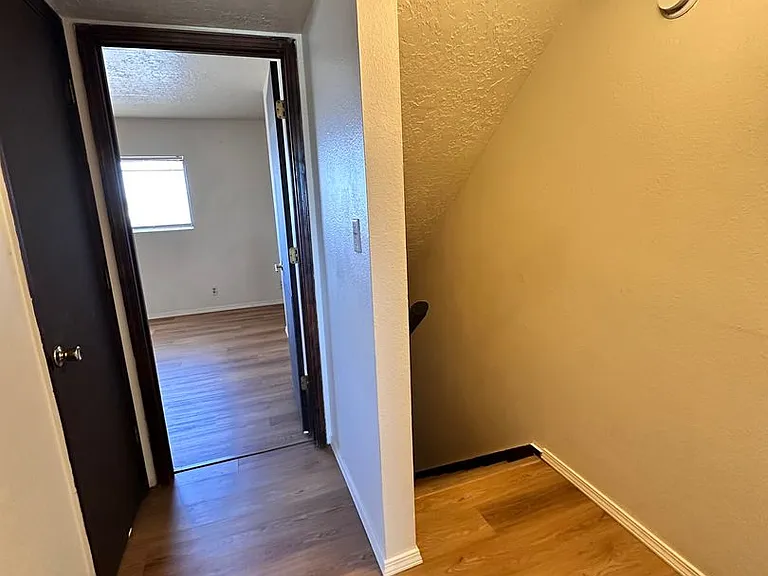 3618 Lafayette Drive Ne — Photo 10