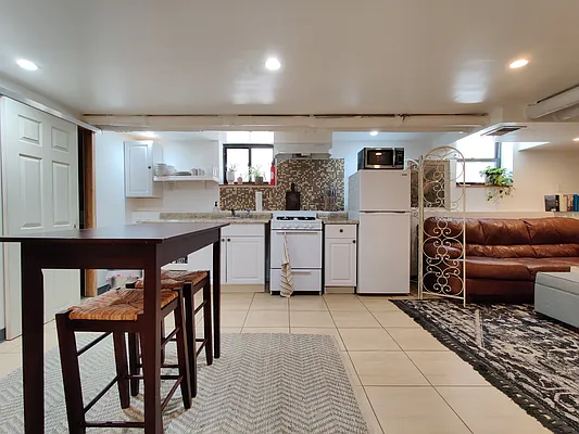 Rented by Signature Property Realty | media 6