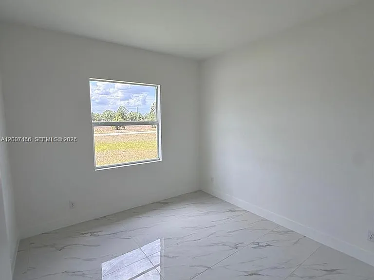 1089 Eisenhower Blvd — Photo 17