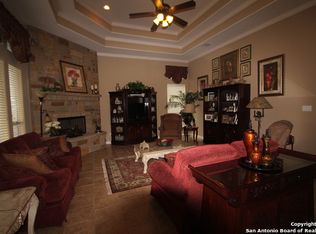 112 N Jewels Dr, La Vernia, TX 78121