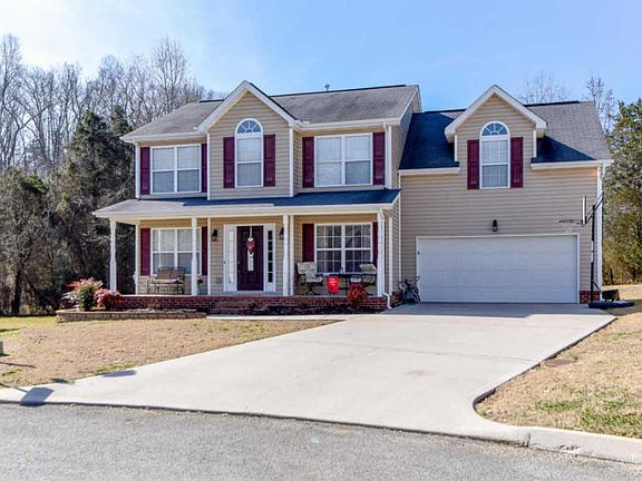 2nd image of 3101 Champions Trail Ln