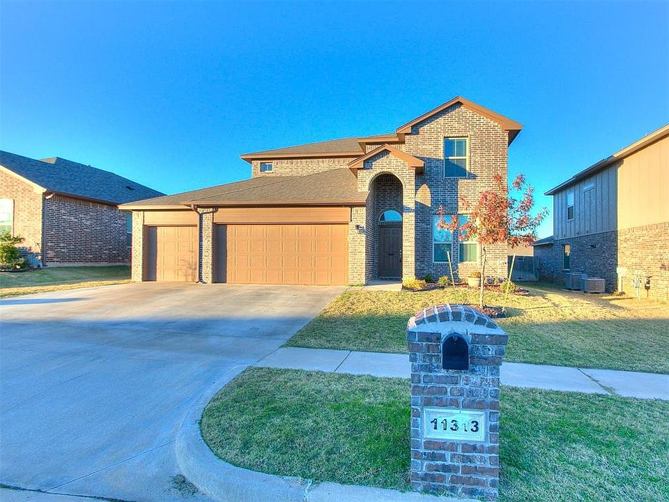 1st image of 11313 NW 95th Ter