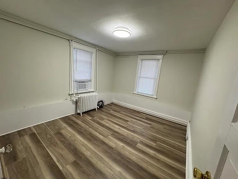 114 N Harvard Ave #1 — Photo 7