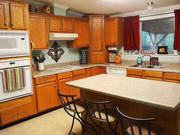 4th image of 20926 Holmes Dr