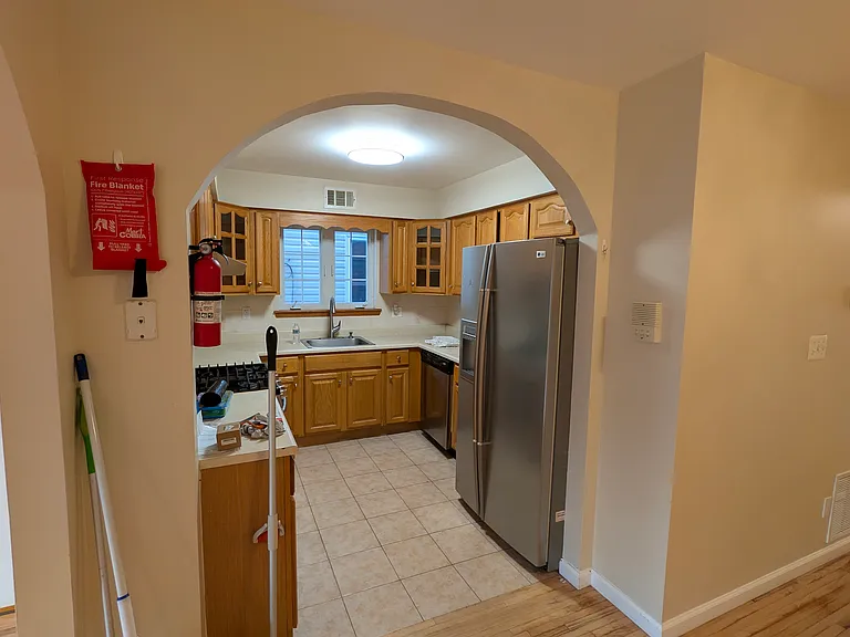 213 Palmer St #1 — Photo 5