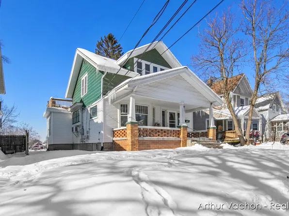 153 Lowell Ave NE, Grand Rapids, MI 49503