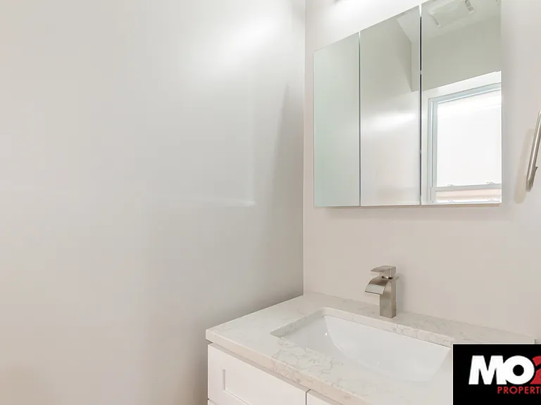 818 N Oakley Blvd #2F — Photo 3