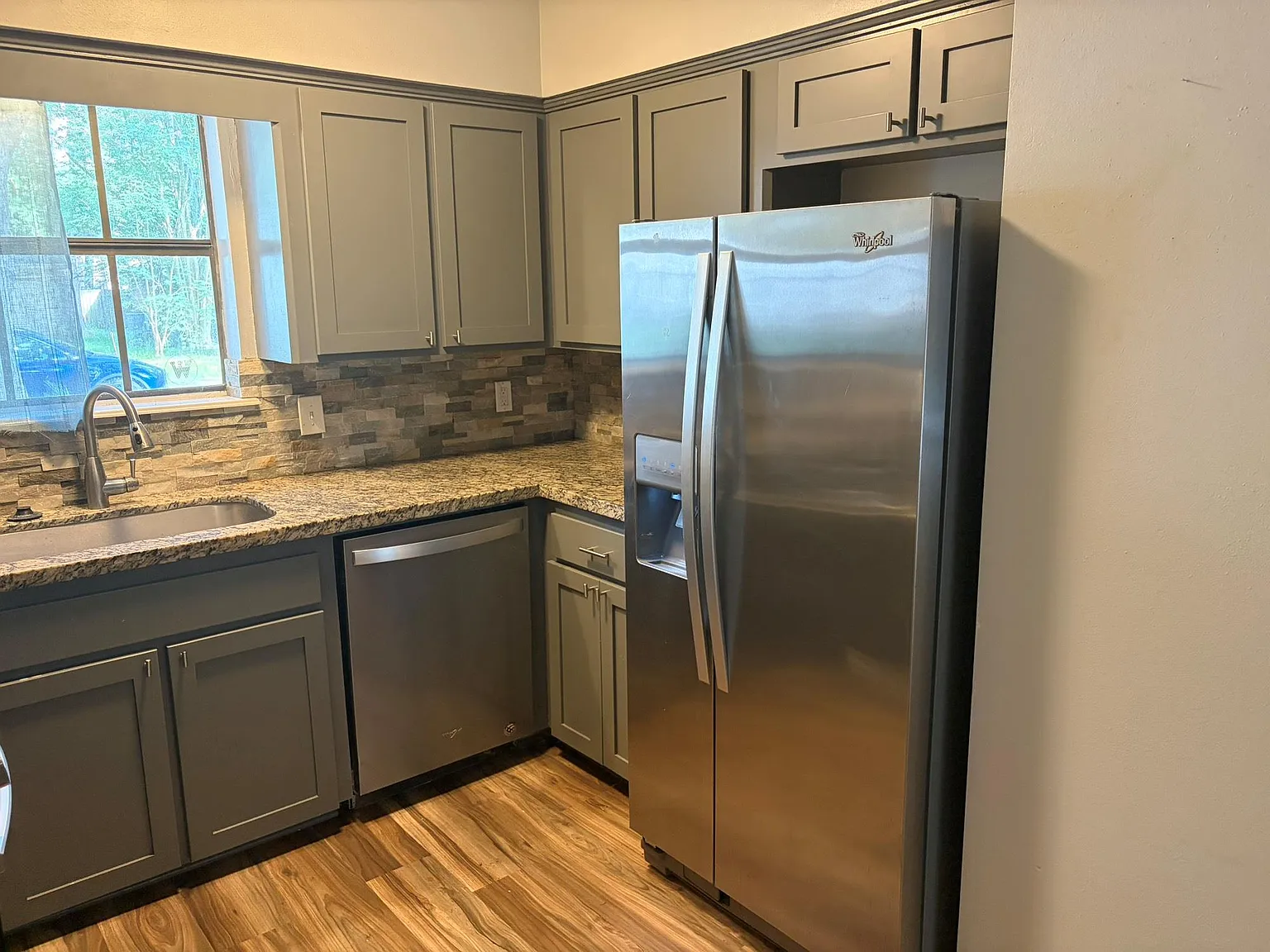 3 bed, 2.0 bath, 1203 sqft, $1,850 — Photo 2
