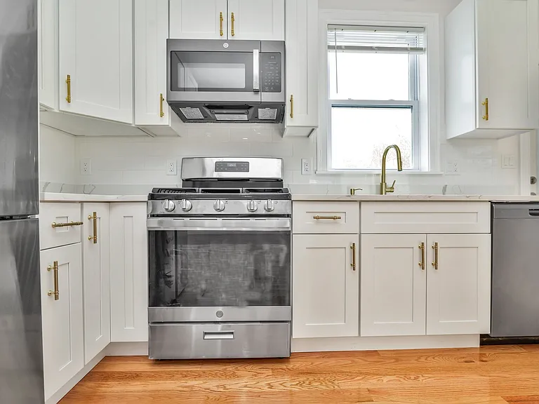 30 Hiawatha Rd #2 — Photo 4