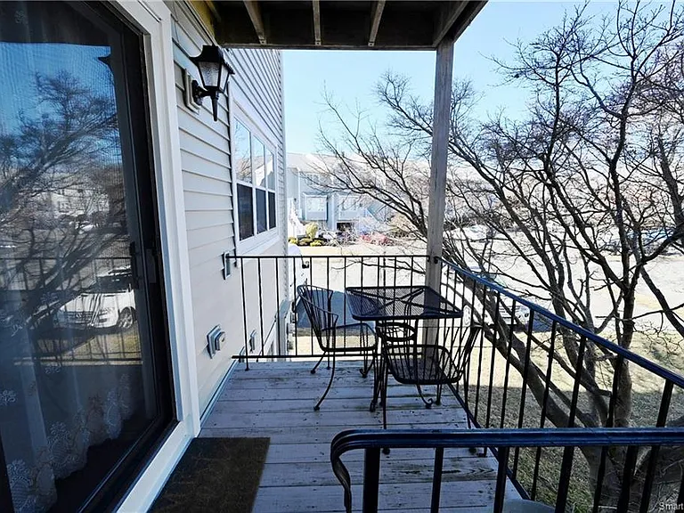 31 Carriage Dr #31 — Photo 9