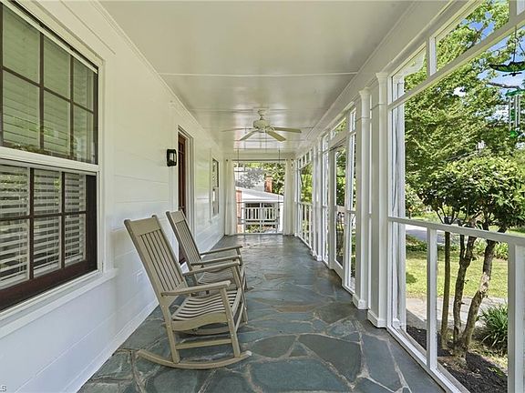 4th image of 2501 Walker Ave